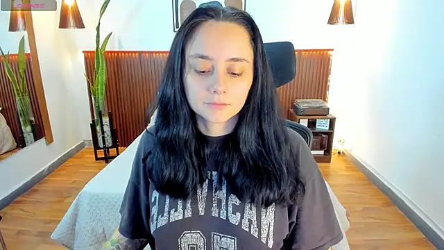 Snapshot of KatherineBond chatting on October 22, 2025, 7:35 pm KatherineBond online show from October 22, 2025, 7:35 pm