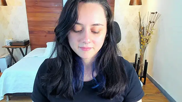 Snapshot of KatherineBond chatting on March 20, 2025, 11:34 pm KatherineBond online show from March 20, 2025, 11:34 pm