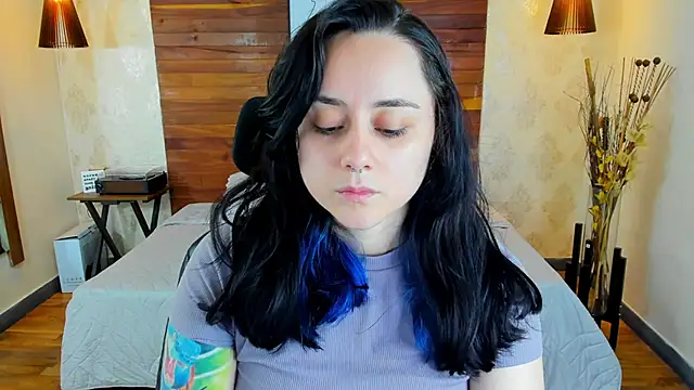 Snapshot of KatherineBond chatting on March 18, 2025, 7:22 pm KatherineBond online show from March 18, 2025, 7:22 pm