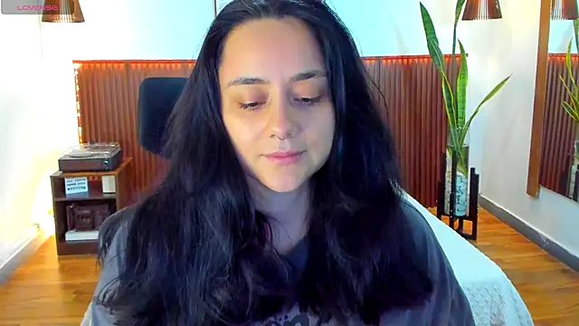 KatherineBond online show from November 1, 2025, 4:56 pm