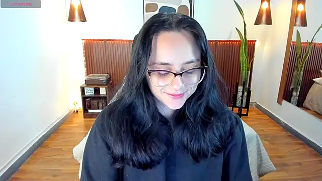 Snapshot of KatherineBond chatting on October 25, 2025, 7:47 pm KatherineBond online show from October 25, 2025, 7:47 pm