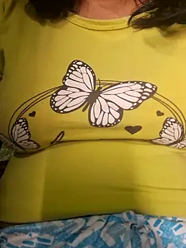 Snapshot of Priya_Bong chatting on November 3, 2025, 6:29 am Priya Bong online show from November 3, 2025, 6:29 am