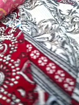 Snapshot of Priya_Bong chatting on December 21, 2025, 11:56 am Priya Bong online show from December 21, 2025, 11:56 am