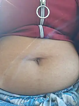 Snapshot of Priya_Bong chatting on November 25, 2025, 7:41 am Priya Bong online show from November 25, 2025, 7:41 am