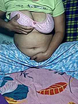 Priya Bong online show from April 4, 2026, 2:40 am