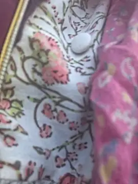 Snapshot of Priya_Bong chatting on February 4, 2026, 2:17 am Priya Bong online show from February 4, 2026, 2:17 am