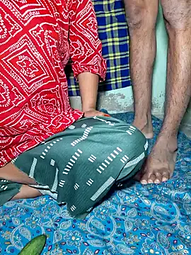 Snapshot of Priya_Bong chatting on February 16, 2026, 2:21 am Priya Bong online show from February 16, 2026, 2:21 am