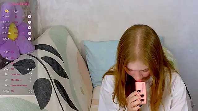 TrissMerigold9 online show from October 16, 2025, 9:17 am