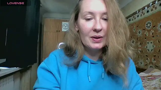 AnnaXLovers online show from October 10, 2025, 12:17 pm