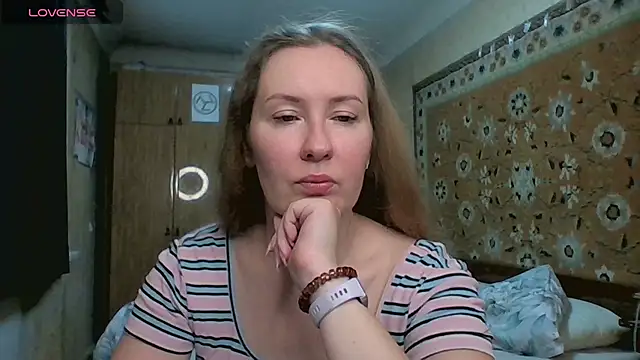 AnnaXLovers online show from June 12, 2026, 6:55 am