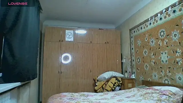 AnnaXLovers online show from October 29, 2025, 2:27 pm