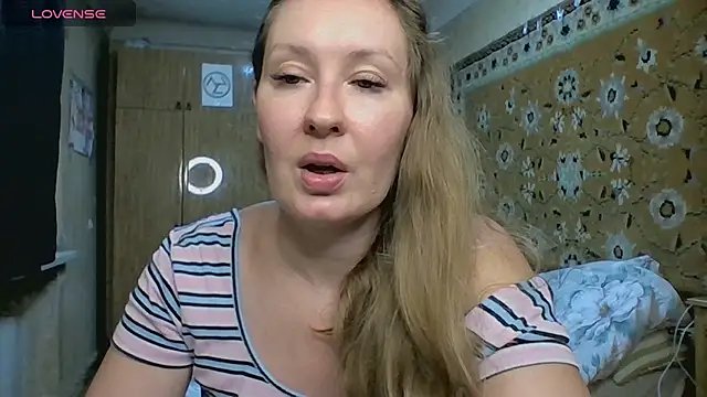 AnnaXLovers online show from July 25, 2026, 10:22 am