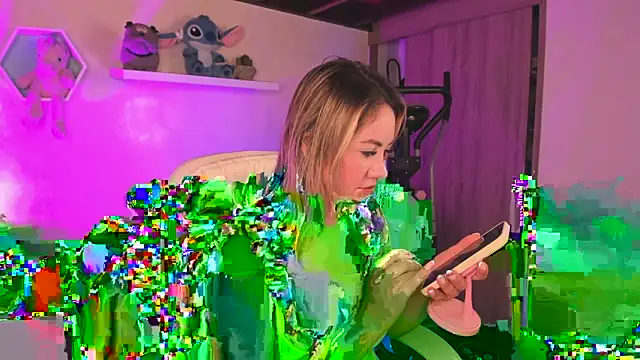 Snapshot of Nataliia_09 chatting on October 17, 2025, 2:52 pm Nataliia 09 online show from October 17, 2025, 2:52 pm