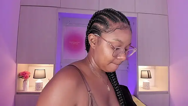 Snapshot of tamaraa_smiith chatting on October 5, 2025, 1:02 pm tamaraa smiith online show from October 5, 2025, 1:02 pm