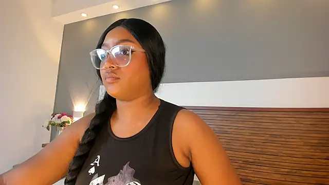 Adelehottman online show from September 22, 2025, 8:48 pm