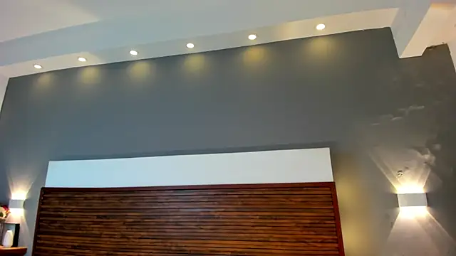 Adelehottman online show from October 2, 2025, 1:36 pm