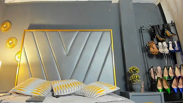 BrendaAdams  online show from March 23, 2026, 11:10 am