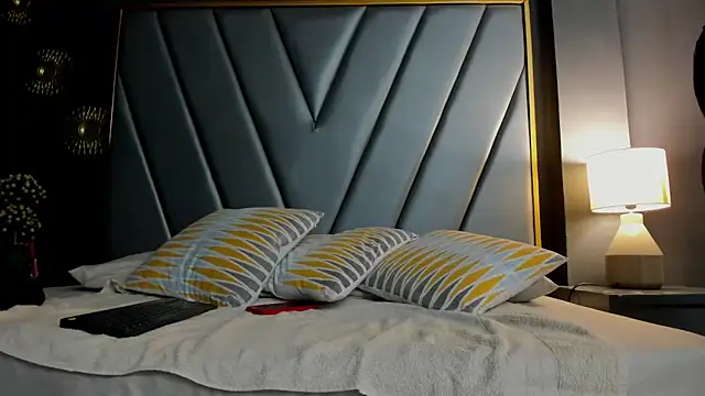 Snapshot of BrendaAdams_ chatting on October 22, 2025, 10:47 am BrendaAdams online show from October 22, 2025, 10:47 am