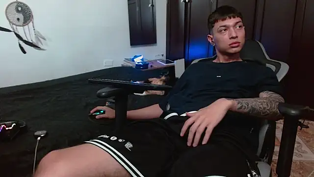 aaron blug online show from October 11, 2025, 8:43 pm