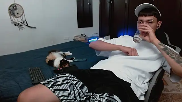 aaron blug online show from December 20, 2025, 12:13 am