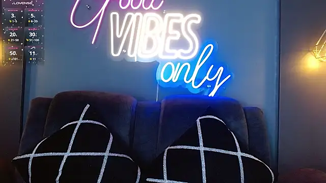 Snapshot of LOLIITA__LOVE chatting on October 3, 2025, 6:20 pm LOLIITA  LOVE online show from October 3, 2025, 6:20 pm