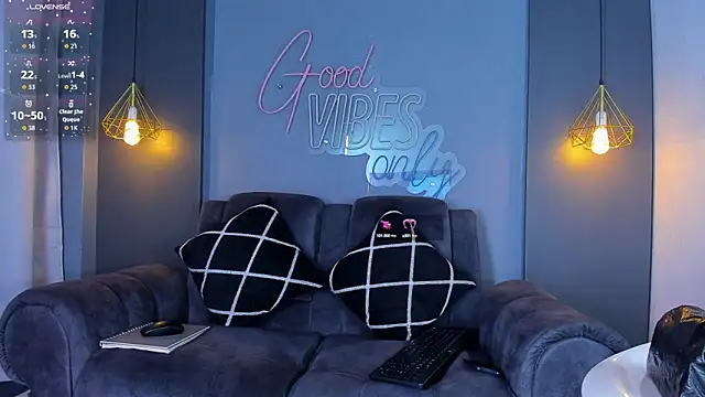 Snapshot of LOLIITA__LOVE chatting on October 11, 2025, 5:58 pm LOLIITA  LOVE online show from October 11, 2025, 5:58 pm