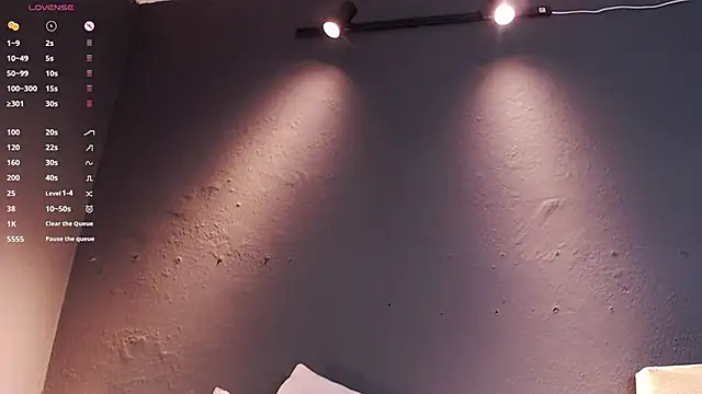 DilanJonnes  online show from February 19, 2026, 10:07 pm