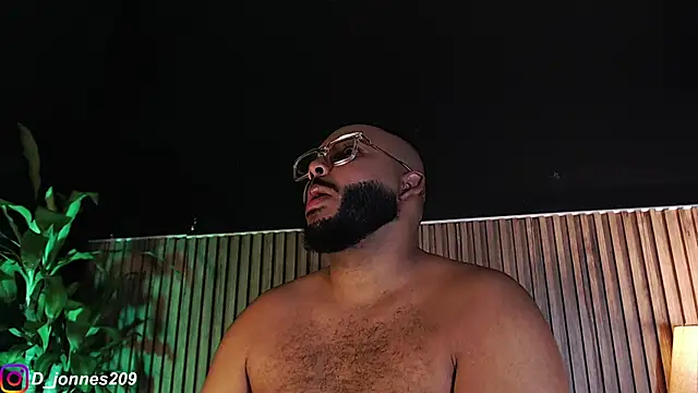 DilanJonnes  online show from October 3, 2025, 11:06 pm