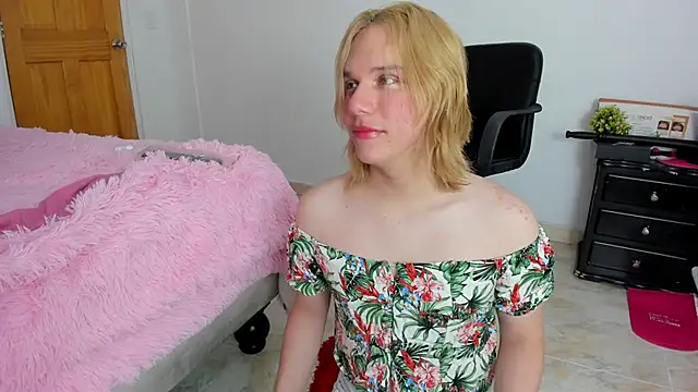Snapshot of _Little_angel69 chatting on January 22, 2025, 2:35 pm Little angel69 online show from January 22, 2025, 2:35 pm