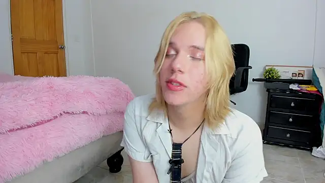Snapshot of _Little_angel69 chatting on January 21, 2025, 2:26 pm Little angel69 online show from January 21, 2025, 2:26 pm