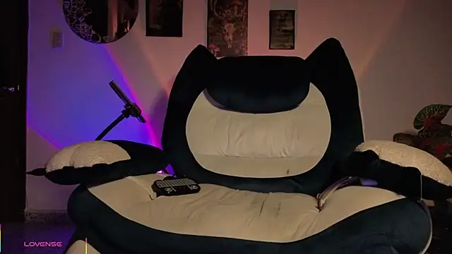 Ash gusbig online show from June 4, 2026, 3:22 am