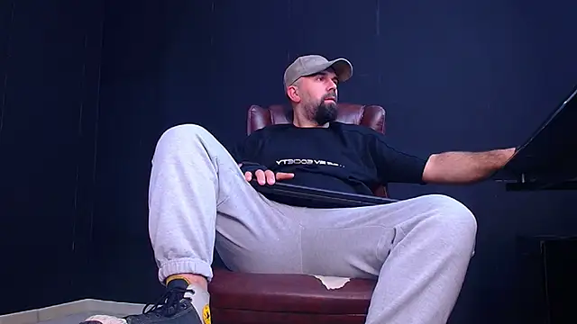 Snapshot of JackEthann chatting on October 4, 2025, 5:09 am JackEthann online show from October 4, 2025, 5:09 am