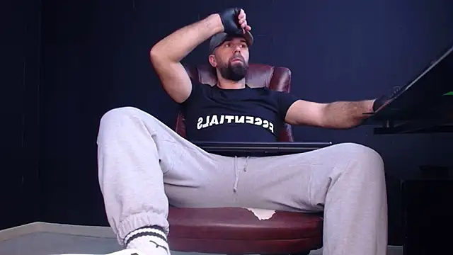 Snapshot of JackEthann chatting on October 25, 2025, 4:44 am JackEthann online show from October 25, 2025, 4:44 am