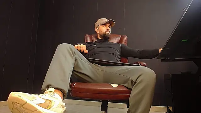 Snapshot of JackEthann chatting on October 18, 2025, 5:09 am JackEthann online show from October 18, 2025, 5:09 am