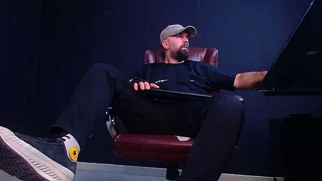 Snapshot of JackEthann chatting on October 14, 2025, 4:57 am JackEthann online show from October 14, 2025, 4:57 am