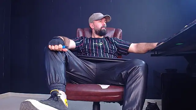 Snapshot of JackEthann chatting on October 23, 2025, 4:33 am JackEthann online show from October 23, 2025, 4:33 am