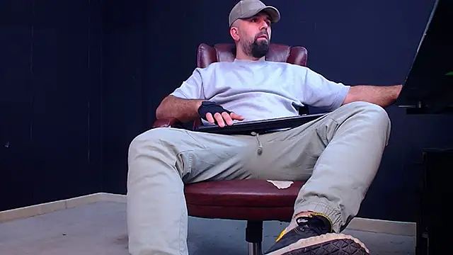 Snapshot of JackEthann chatting on October 2, 2025, 4:49 am JackEthann online show from October 2, 2025, 4:49 am