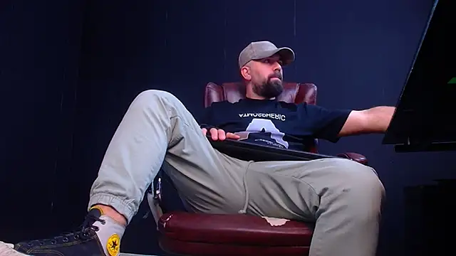 Snapshot of JackEthann chatting on October 13, 2025, 4:58 am JackEthann online show from October 13, 2025, 4:58 am