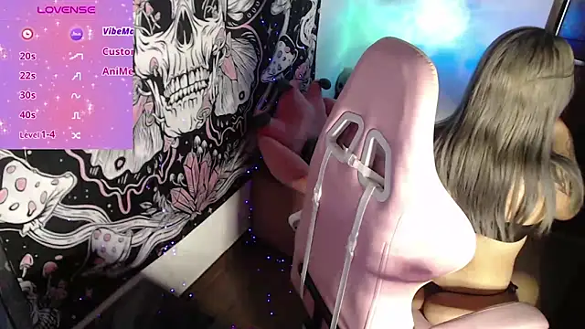 Snapshot of GamerCarrie chatting on February 18, 2025, 12:05 am GamerCarrie online show from February 18, 2025, 12:05 am