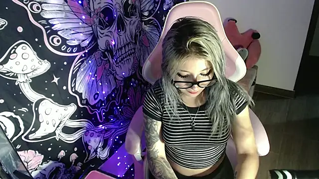 Snapshot of GamerCarrie chatting on February 25, 2025, 8:36 am GamerCarrie online show from February 25, 2025, 8:36 am