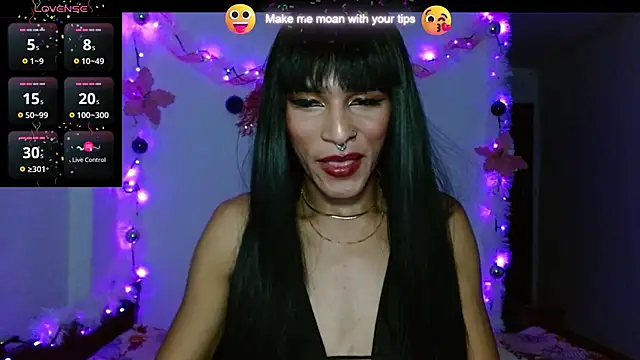 carolinemiller7 online show from December 21, 2024, 7:03 am