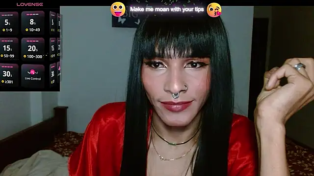 carolinemiller7 online show from December 17, 2024, 8:12 am