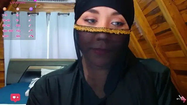 AmbarBurhan online show from November 13, 2025, 4:22 pm