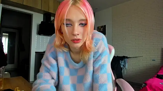 Snapshot of _Alice_Kitty chatting on June 18, 2026, 8:57 am Alice Kitty online show from June 18, 2026, 8:57 am