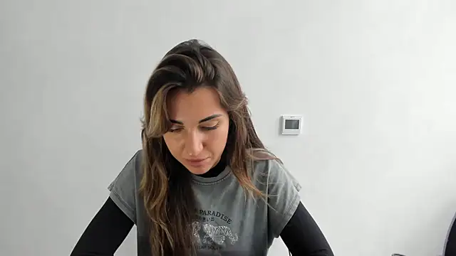 Snapshot of Summmmersky chatting on October 9, 2025, 9:43 am Summmmersky online show from October 9, 2025, 9:43 am