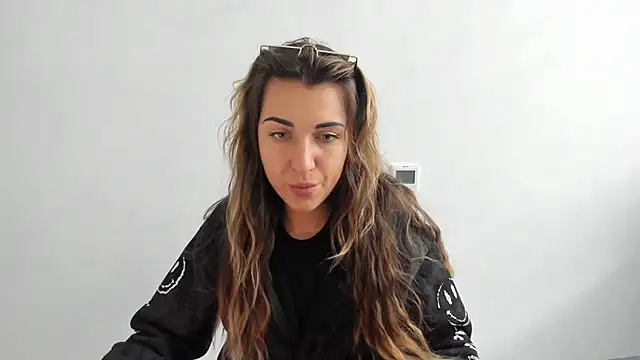 Snapshot of Summmmersky chatting on October 20, 2025, 9:43 am Summmmersky online show from October 20, 2025, 9:43 am