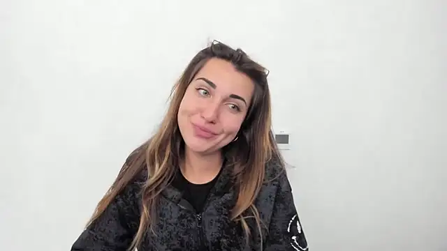 Snapshot of Summmmersky chatting on October 29, 2025, 5:01 pm Summmmersky online show from October 29, 2025, 5:01 pm