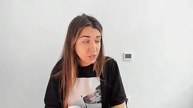 Snapshot of Summmmersky chatting on October 28, 2025, 9:19 am Summmmersky online show from October 28, 2025, 9:19 am