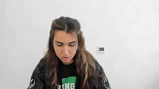 Snapshot of Summmmersky chatting on October 7, 2025, 7:42 am Summmmersky online show from October 7, 2025, 7:42 am