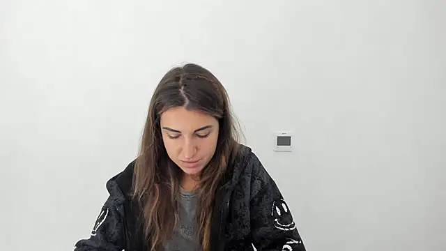 Snapshot of Summmmersky chatting on October 4, 2025, 8:27 am Summmmersky online show from October 4, 2025, 8:27 am